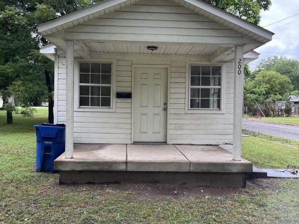 200 K Street SE, Miami, OK 74354