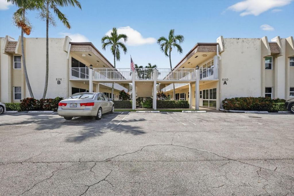 624 Snug Harbor Drive, Unit B6, Boynton Beach, FL 33435 Photo