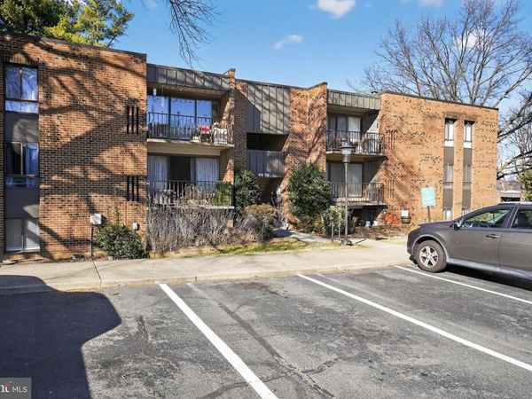 4400 ISLAND PLACE, Unit 302, ANNANDALE, VA 22003