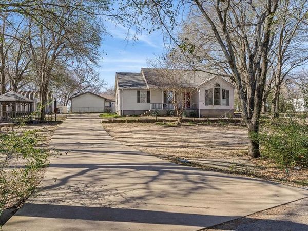 213 Westview Drive, Gun Barrel City, TX 75156