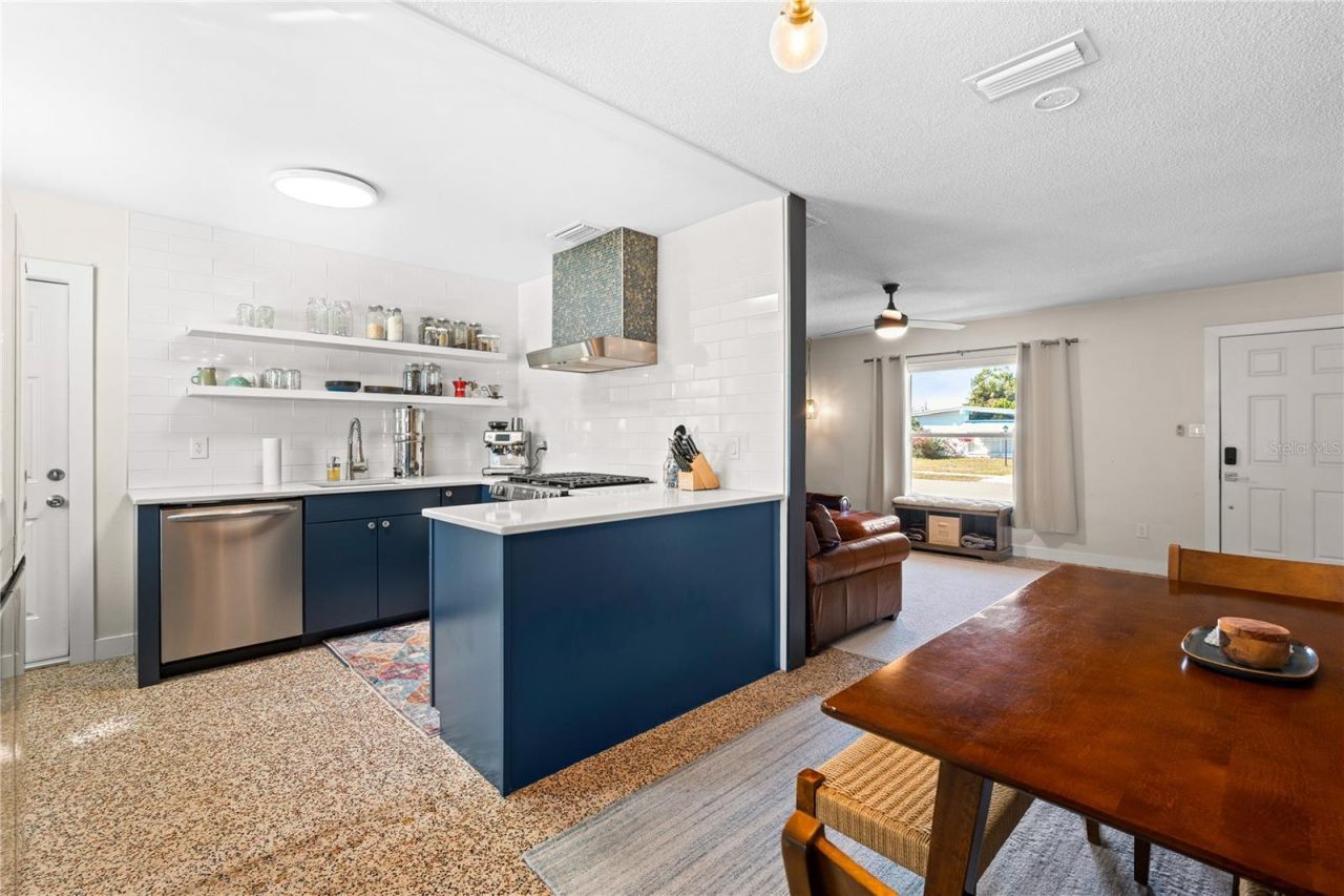 6227 Columbia Drive, Bradenton, FL 34207 Photo