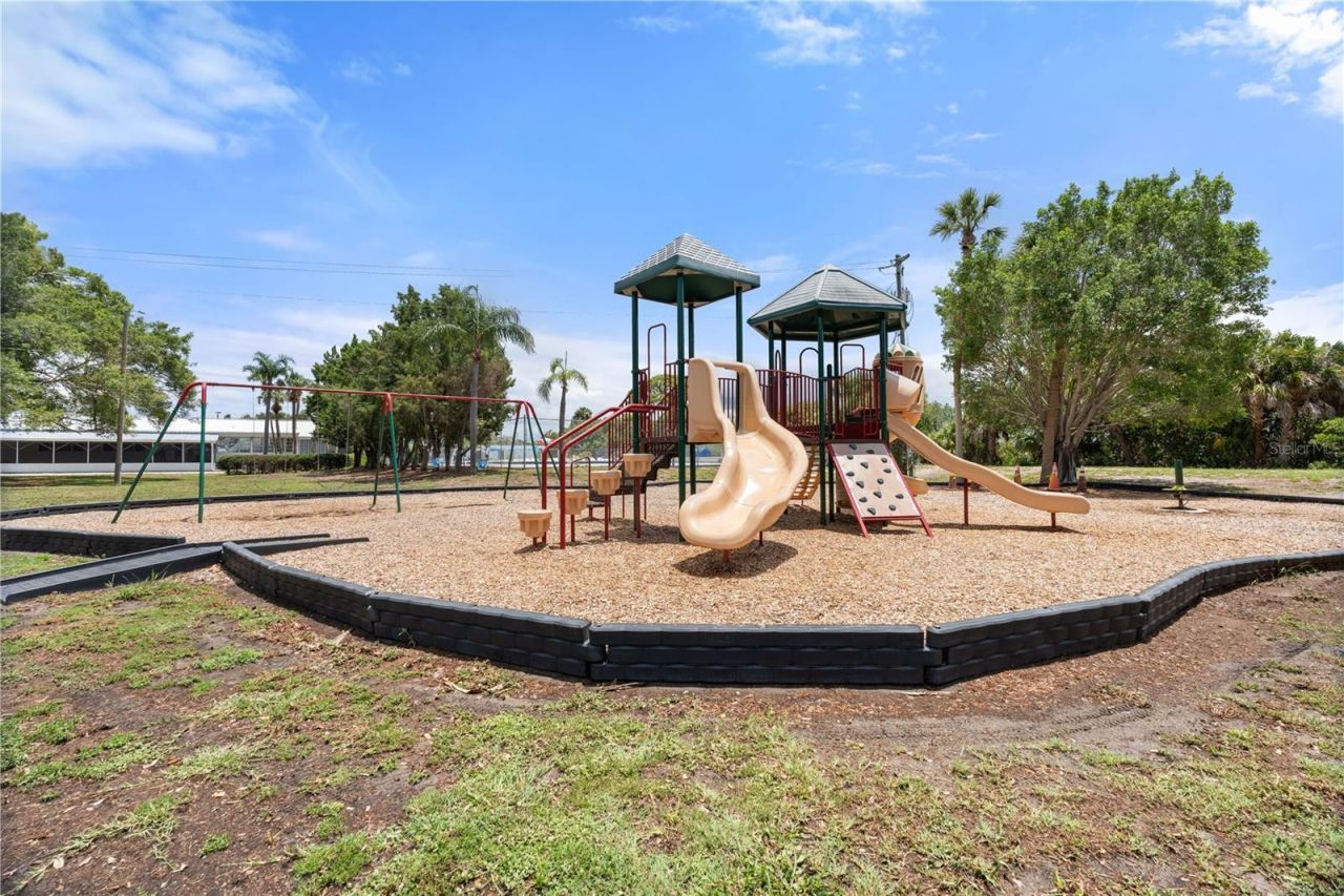 6227 Columbia Drive, Bradenton, FL 34207 Photo