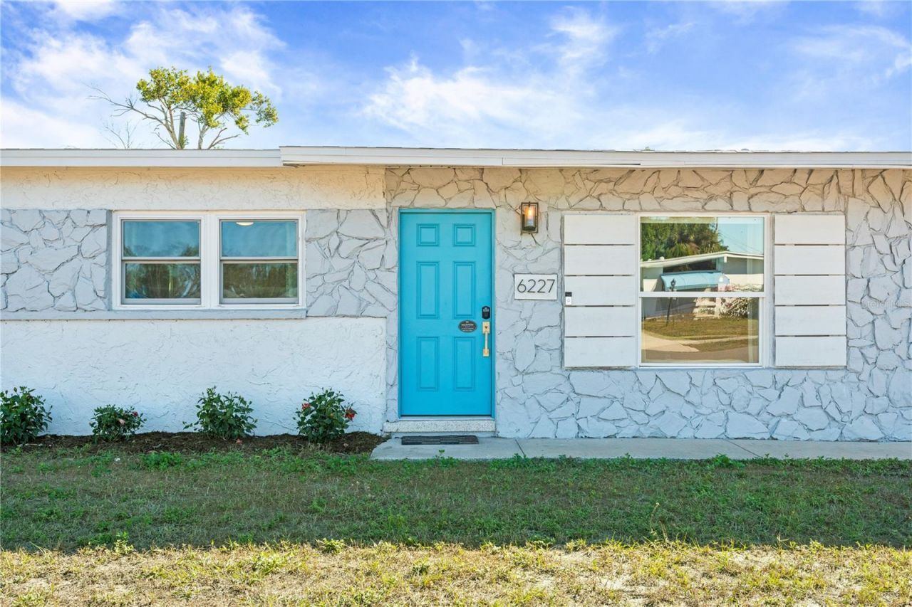 6227 Columbia Drive, Bradenton, FL 34207 Photo