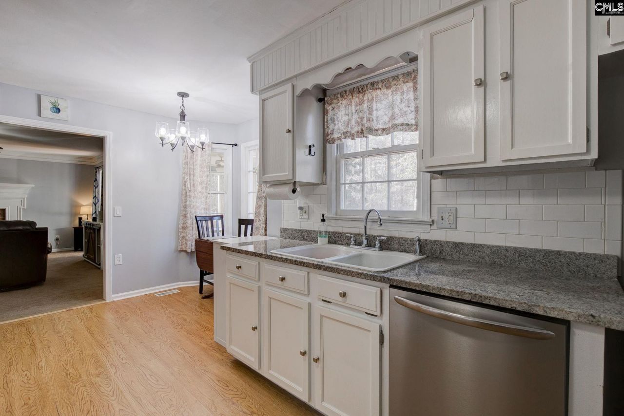 605 Timberleaf Court  Photo 16