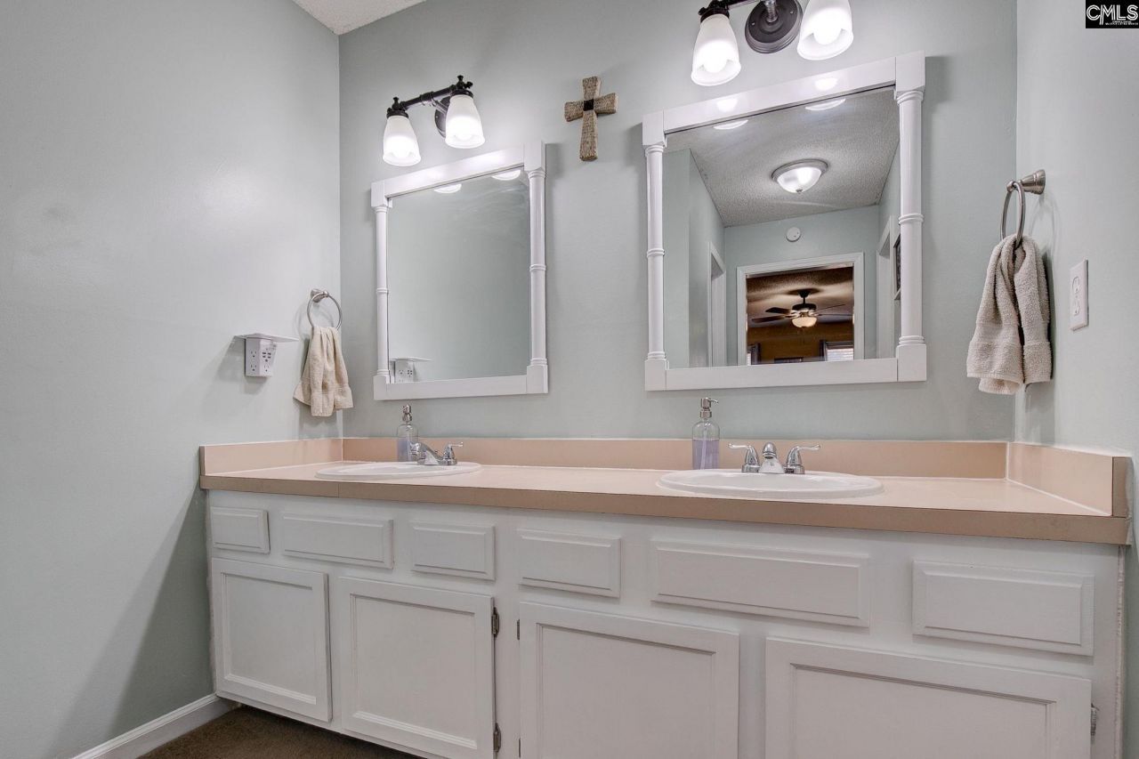 605 Timberleaf Court Photo 29