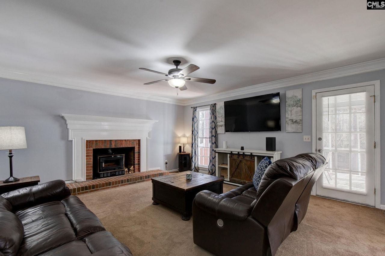 605 Timberleaf Court  Photo 7