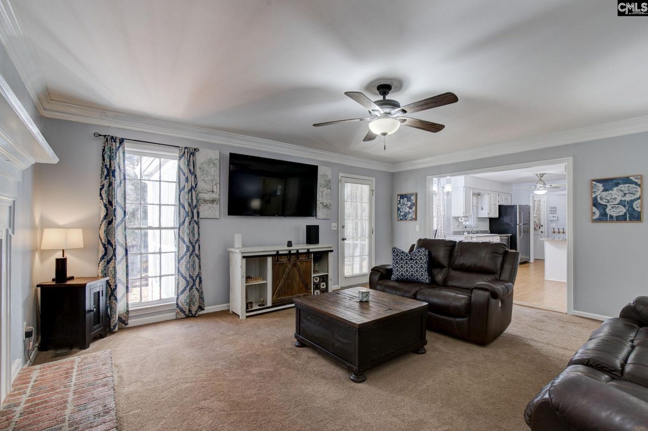 605 Timberleaf Court  Photo 8