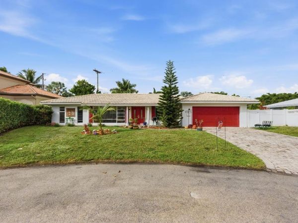 4421 NE 23rd Avenue, Lighthouse Point, FL 33064