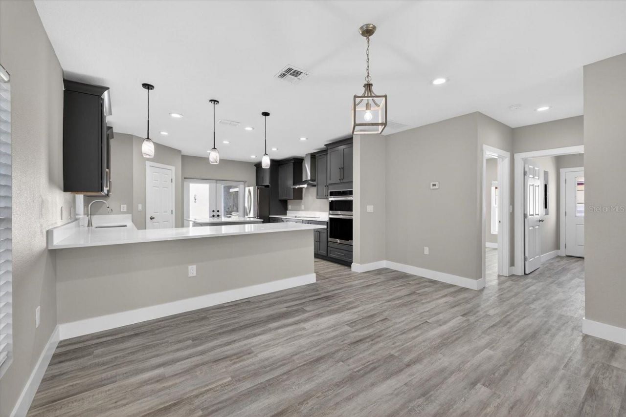 1819 13th Avenue S, Saint Petersburg, FL 33712 Photo