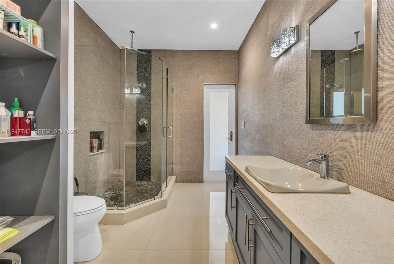 15560 NW 83rd Pl, Miami Lakes, FL 33016 Photo