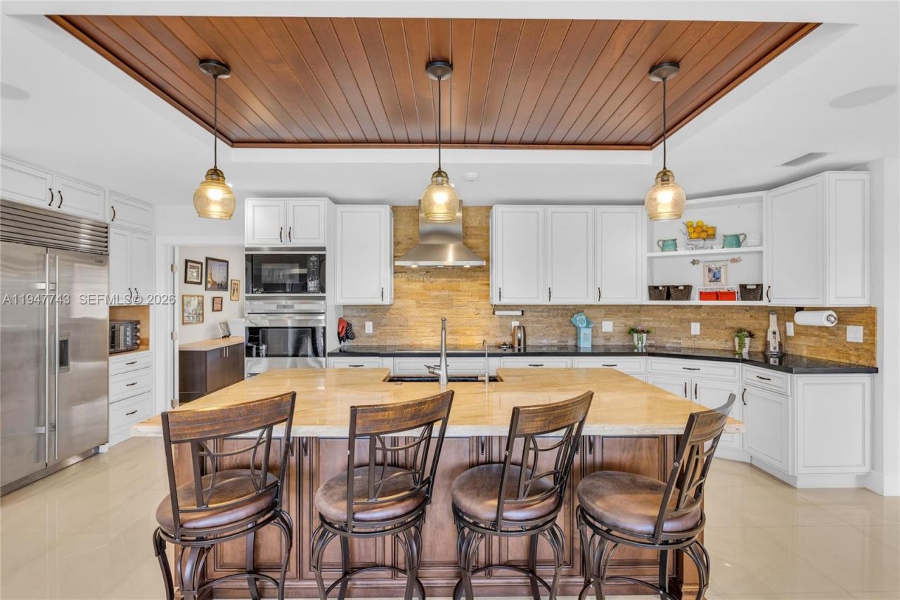 15560 NW 83rd Pl, Miami Lakes, FL 33016 Photo