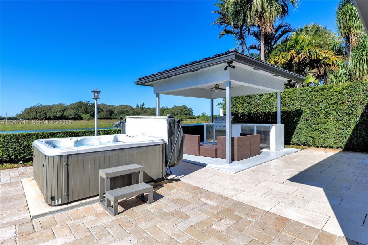 15560 NW 83rd Pl, Miami Lakes, FL 33016 Photo