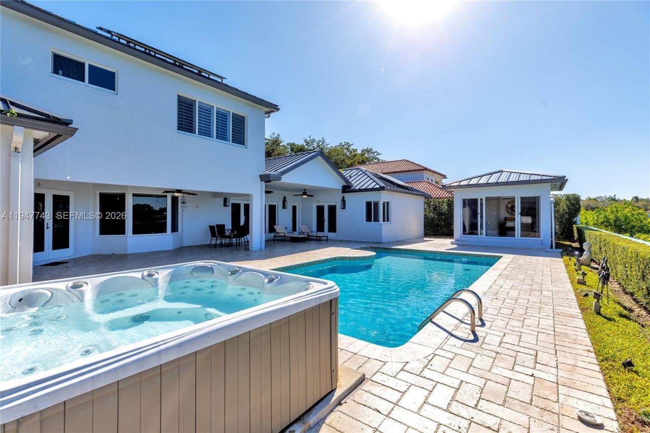 15560 NW 83rd Pl, Miami Lakes, FL 33016 Photo