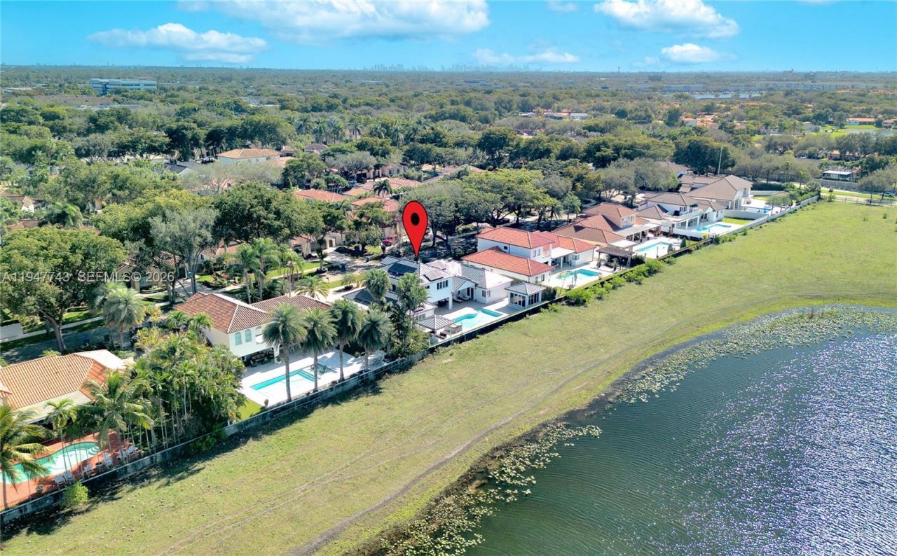 15560 NW 83rd Pl, Miami Lakes, FL 33016 Photo