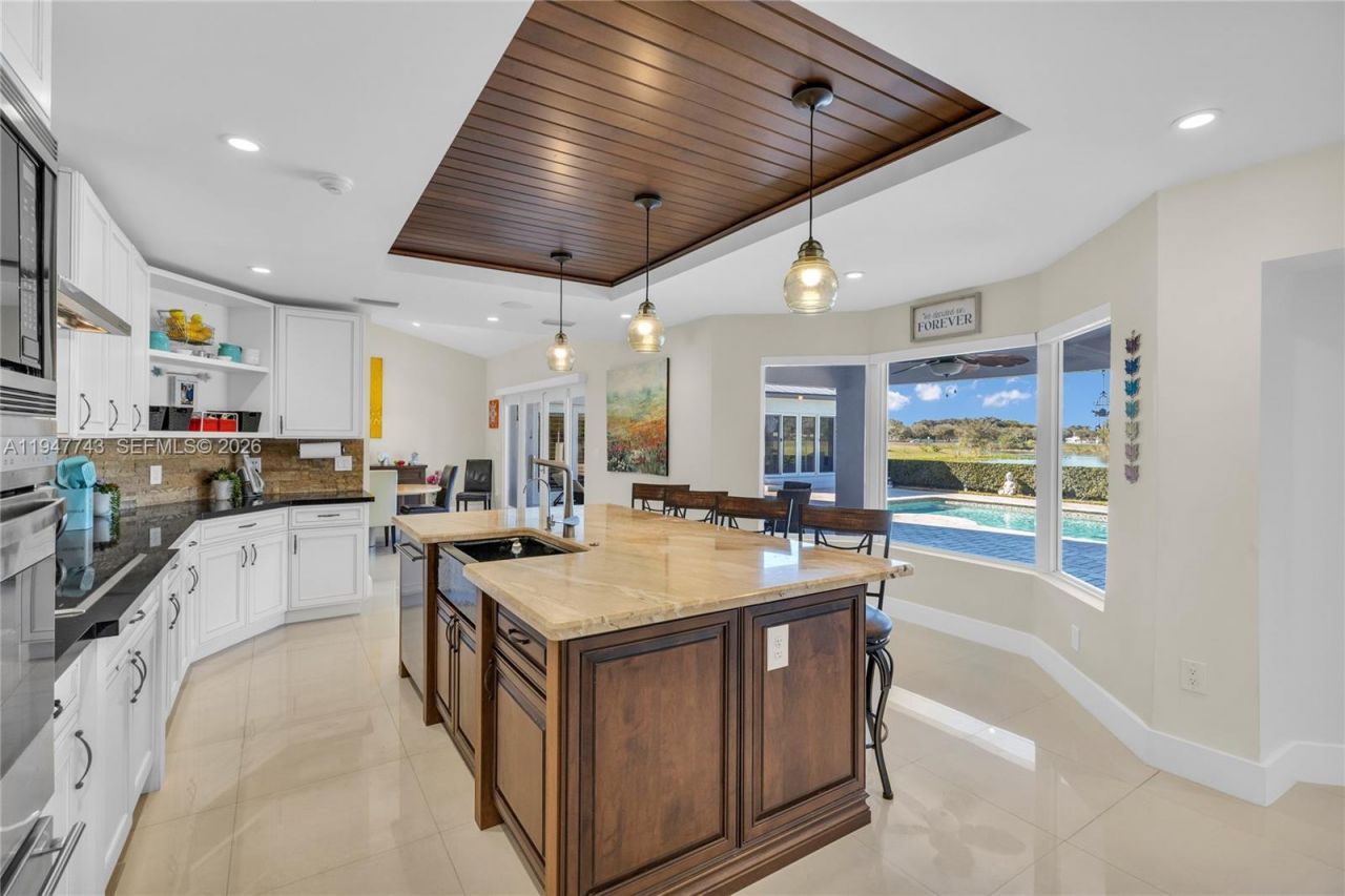 15560 NW 83rd Pl, Miami Lakes, FL 33016 Photo