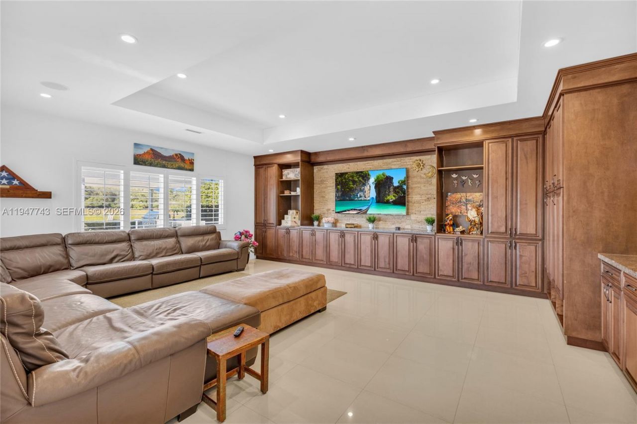 15560 NW 83rd Pl, Miami Lakes, FL 33016 Photo