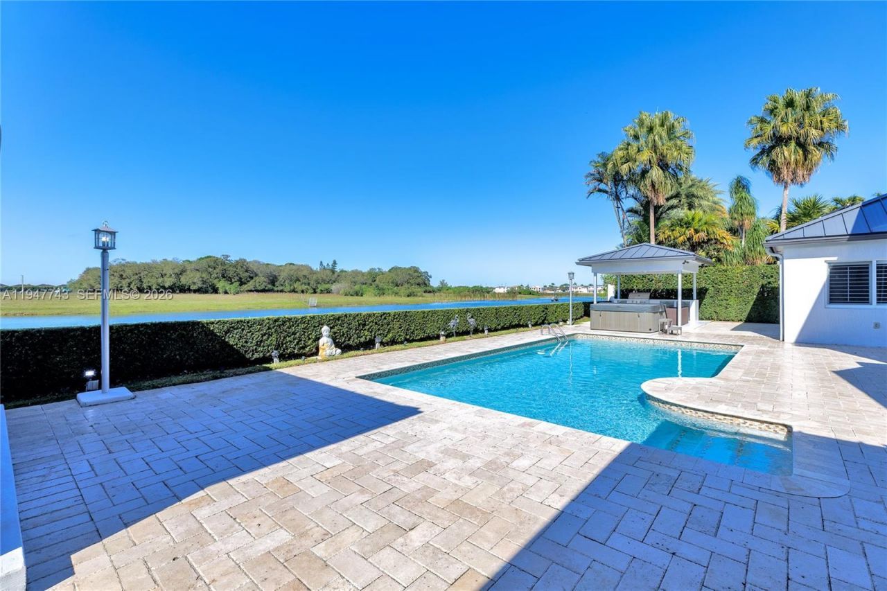 15560 NW 83rd Pl, Miami Lakes, FL 33016 Photo