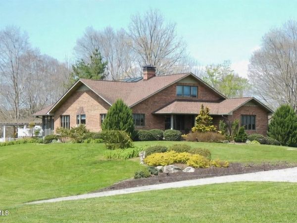 136 Triple H Lane, Jonesborough, TN 37659