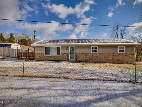 1309 Powell Mountain Road, Duffield, VA 24244