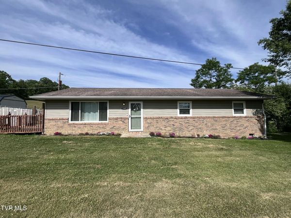 1309 Powell Mountain Road, Duffield, VA 24244