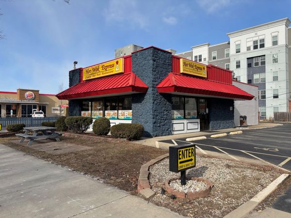 1102 W University Avenue, Urbana, IL 61801