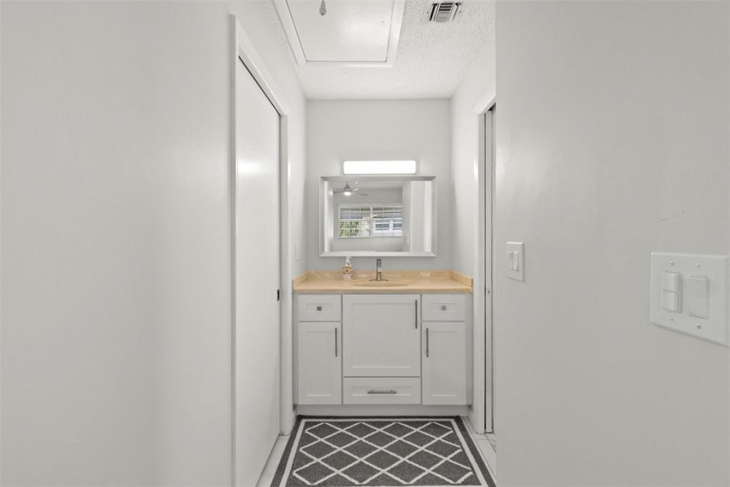 943 Savannas Point Dr, Unit D, Fort Pierce, FL 34982 Photo