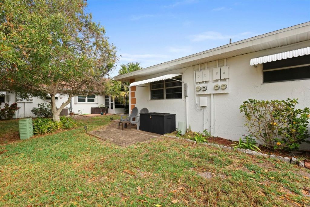 943 Savannas Point Dr, Unit D, Fort Pierce, FL 34982 Photo