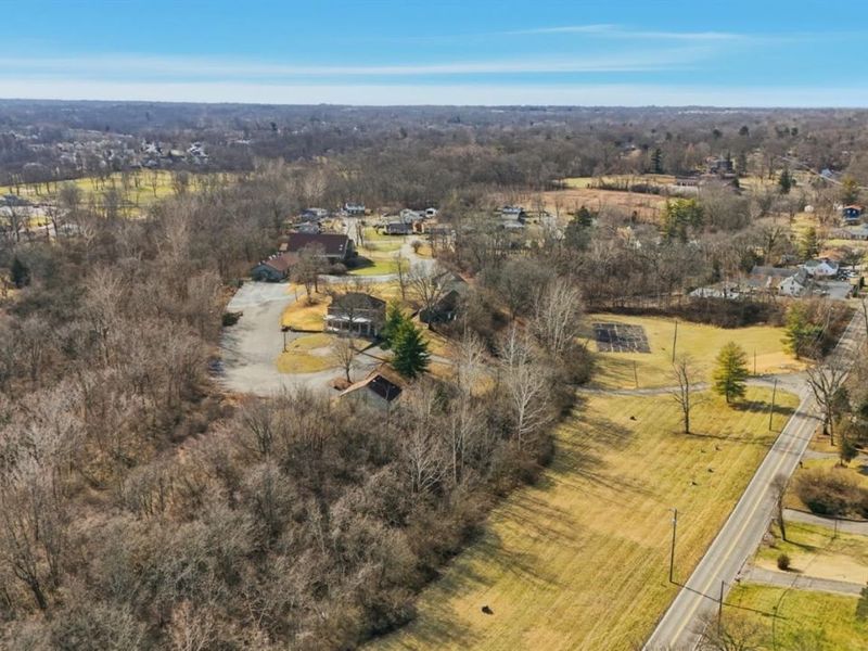 1805 Miles Road, Springfield Twp., OH 45231 Photo 4