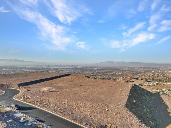 30 Soaring Rock Court, Henderson, NV 89012