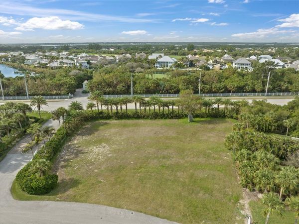 2335 Sanderling Ln, Vero Beach, FL 32963