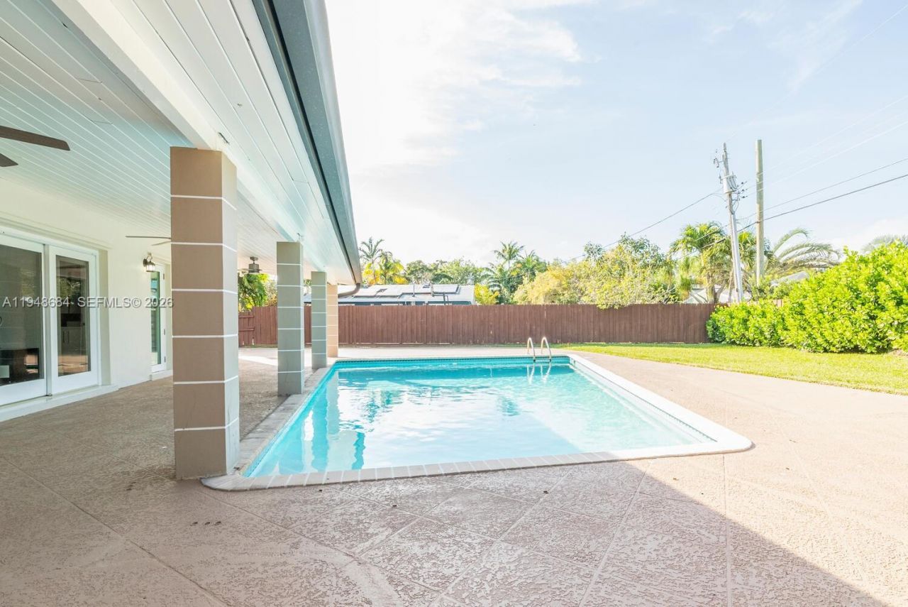 8425 SW 185th St, Cutler Bay, FL 33157 Photo