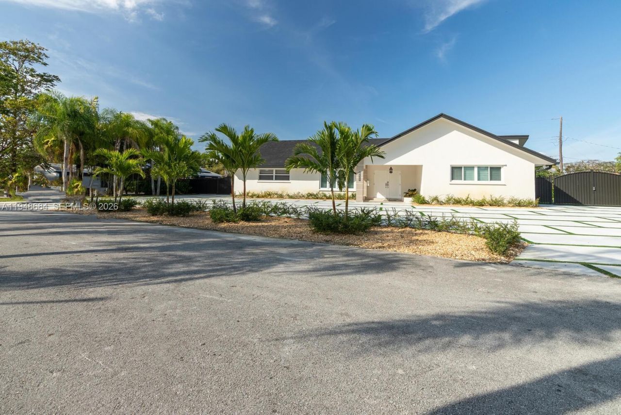 8425 SW 185th St, Cutler Bay, FL 33157 Photo