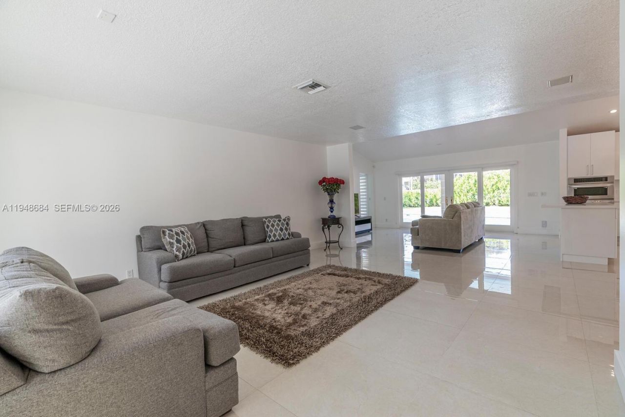 8425 SW 185th St, Cutler Bay, FL 33157 Photo