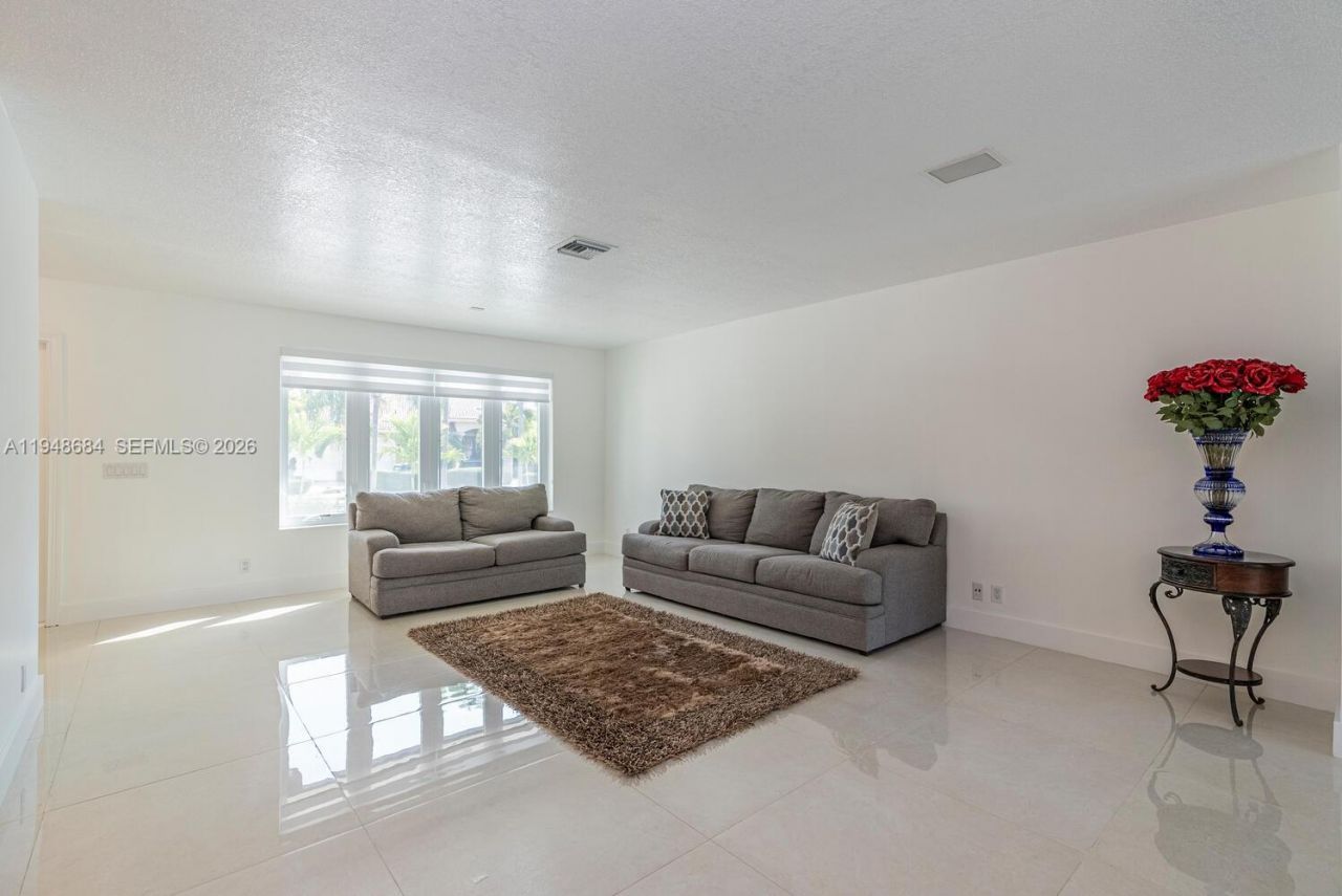 8425 SW 185th St, Cutler Bay, FL 33157 Photo