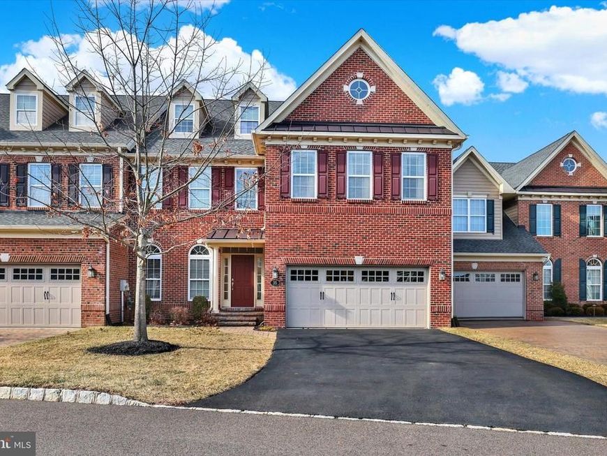 35 Rittenhouse Circle, Newtown, PA 18940 Main Photo