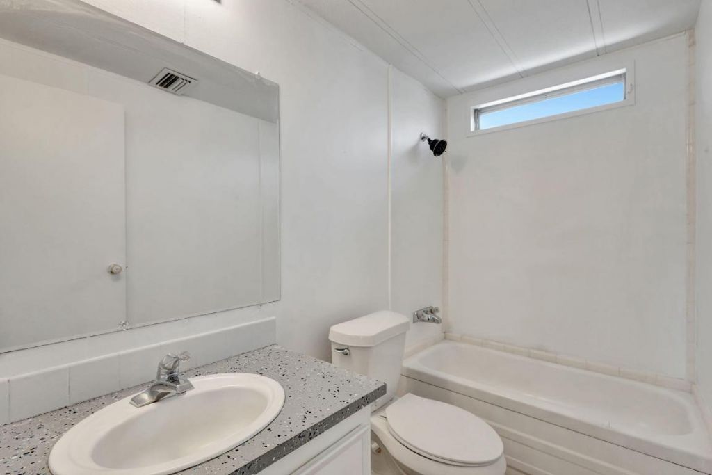 4072 74th Street N, Unit 395, Riviera Beach, FL 33404 Photo