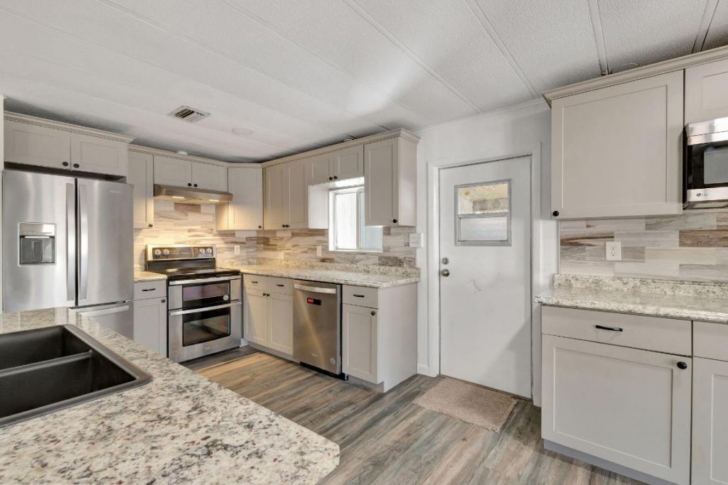 4072 74th Street N, Unit 395, Riviera Beach, FL 33404 Photo