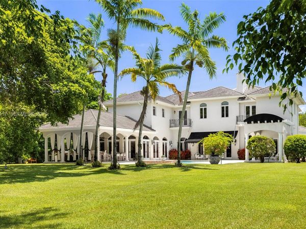 8252 SW 52nd Avenue, Miami, FL 33143