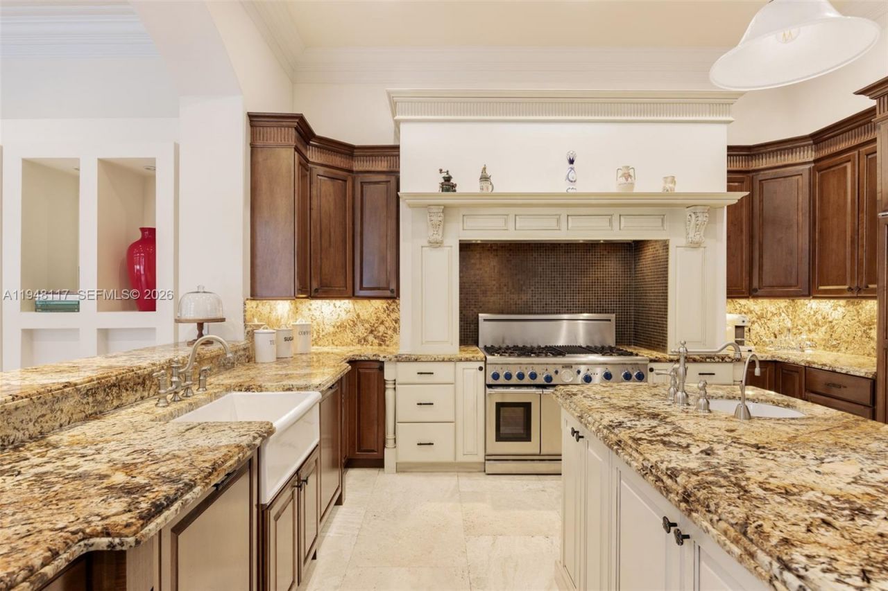 8252 SW 52nd Avenue, Miami, FL 33143 Photo