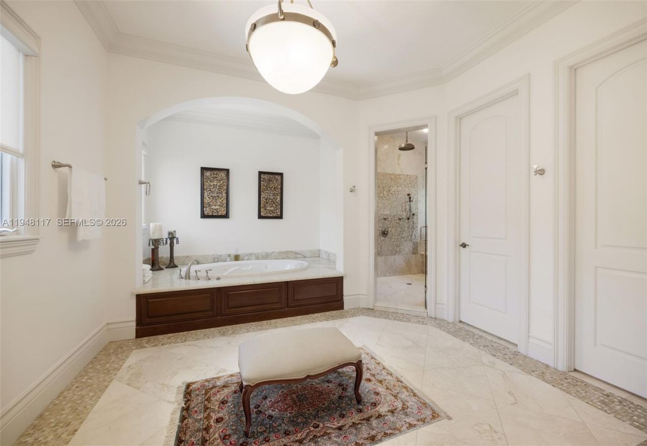 8252 SW 52nd Avenue, Miami, FL 33143 Photo