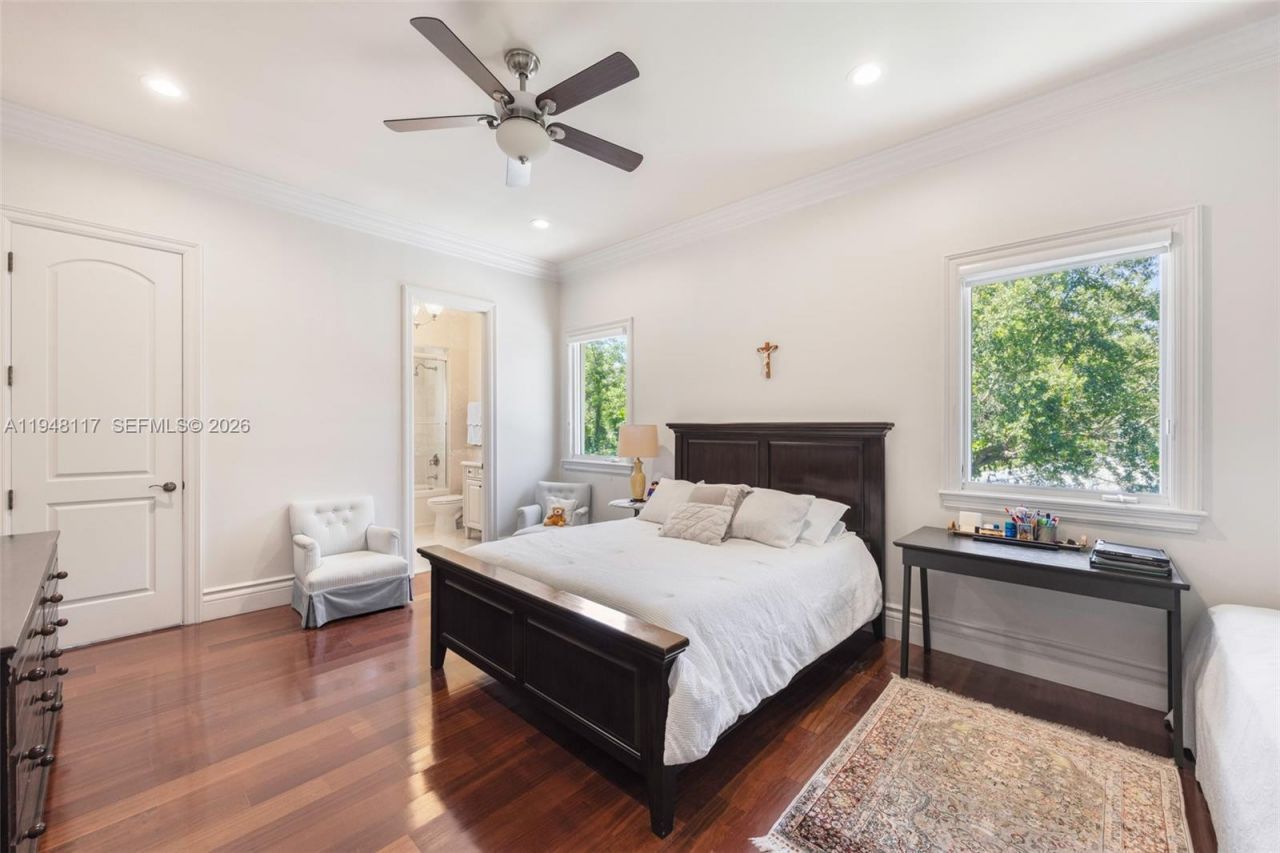 8252 SW 52nd Avenue, Miami, FL 33143 Photo