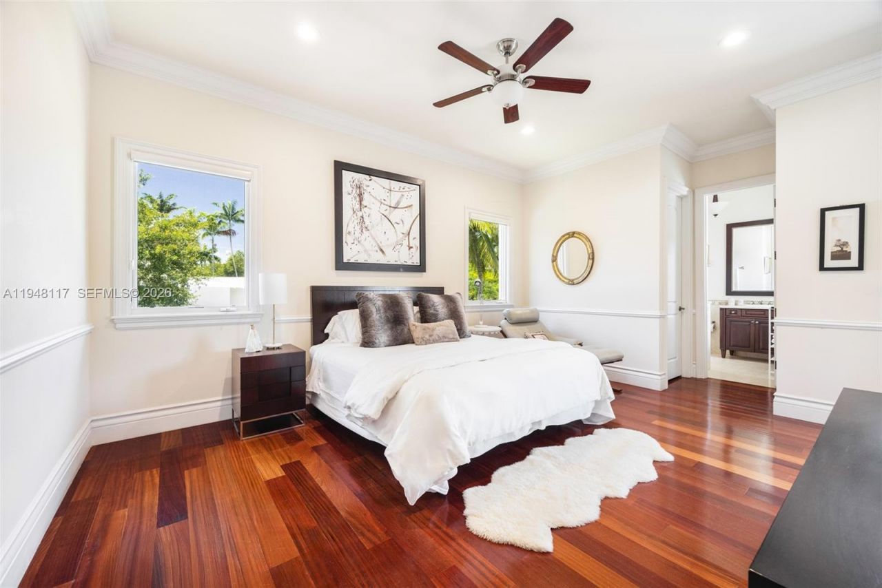 8252 SW 52nd Avenue, Miami, FL 33143 Photo