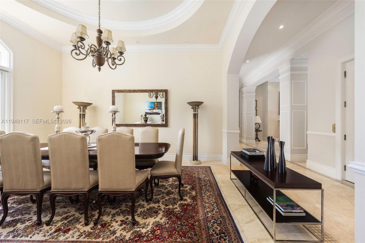 8252 SW 52nd Avenue, Miami, FL 33143 Photo