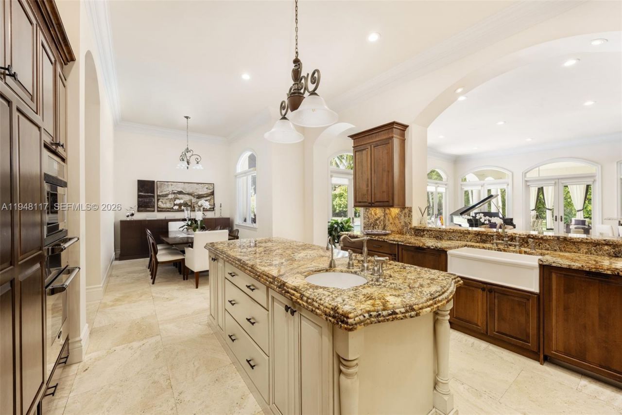 8252 SW 52nd Avenue, Miami, FL 33143 Photo