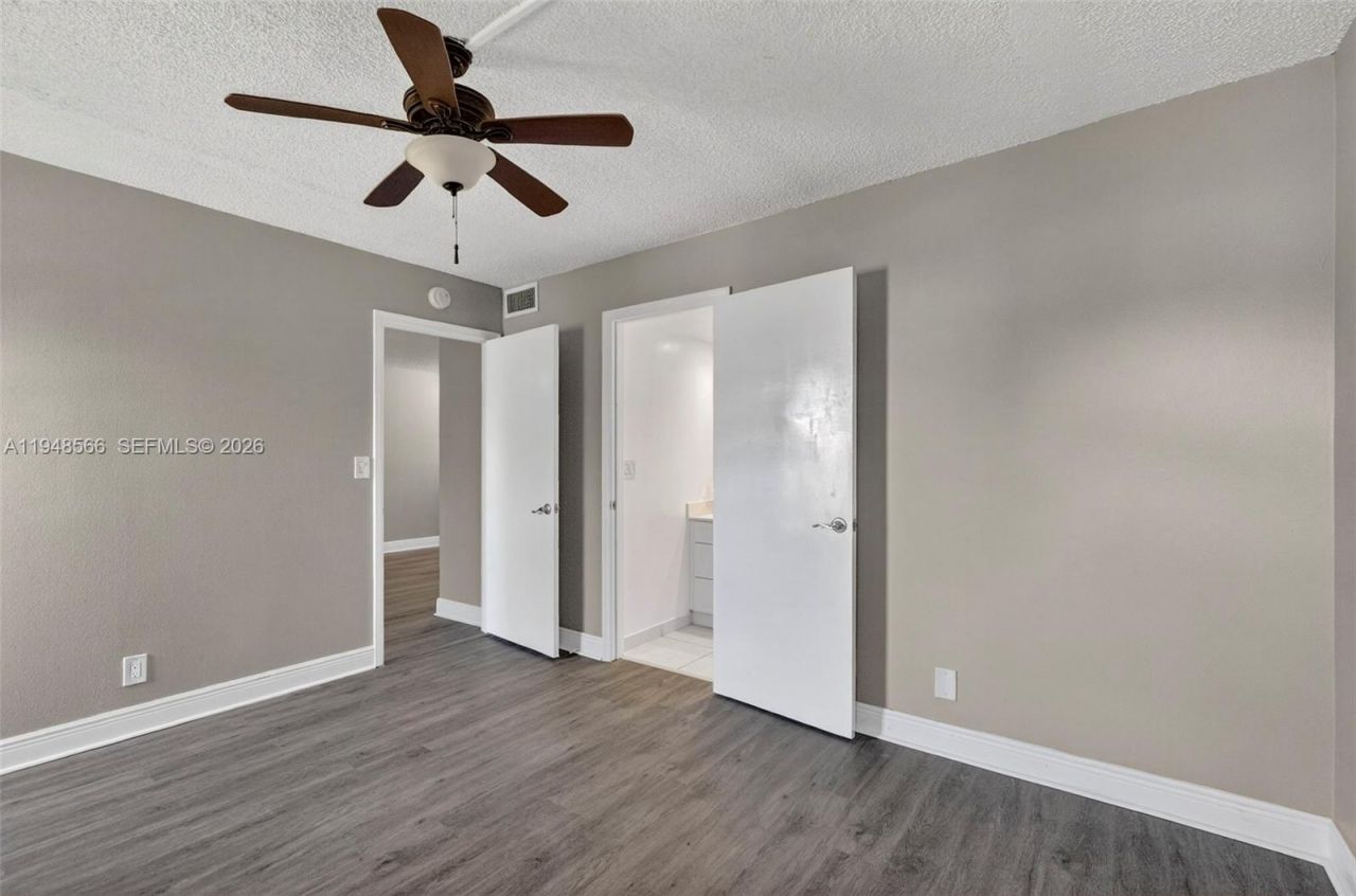 908 Twin Lakes Dr, Unit 8-C, Coral Springs, FL 33071 Photo