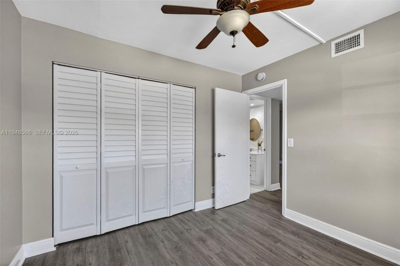 908 Twin Lakes Dr, Unit 8-C, Coral Springs, FL 33071 Photo