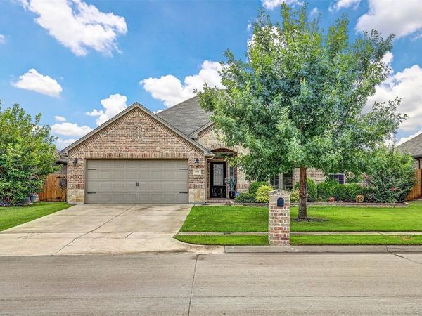 1116 Little John Drive, Saginaw, TX 76179