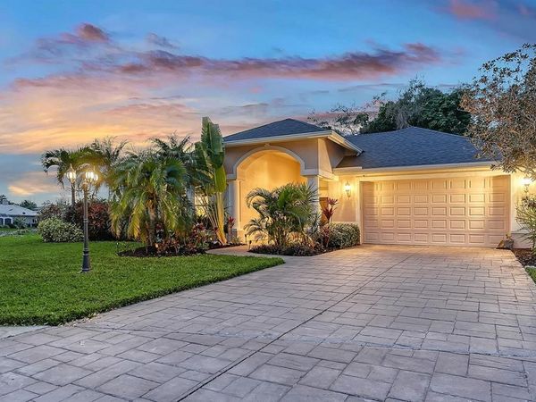8117 MISTY OAKS BOULEVARD, SARASOTA, FL 34243