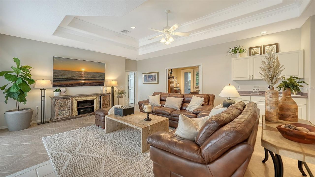 8117 Misty Oaks Boulevard, Sarasota, FL 34243 Photo