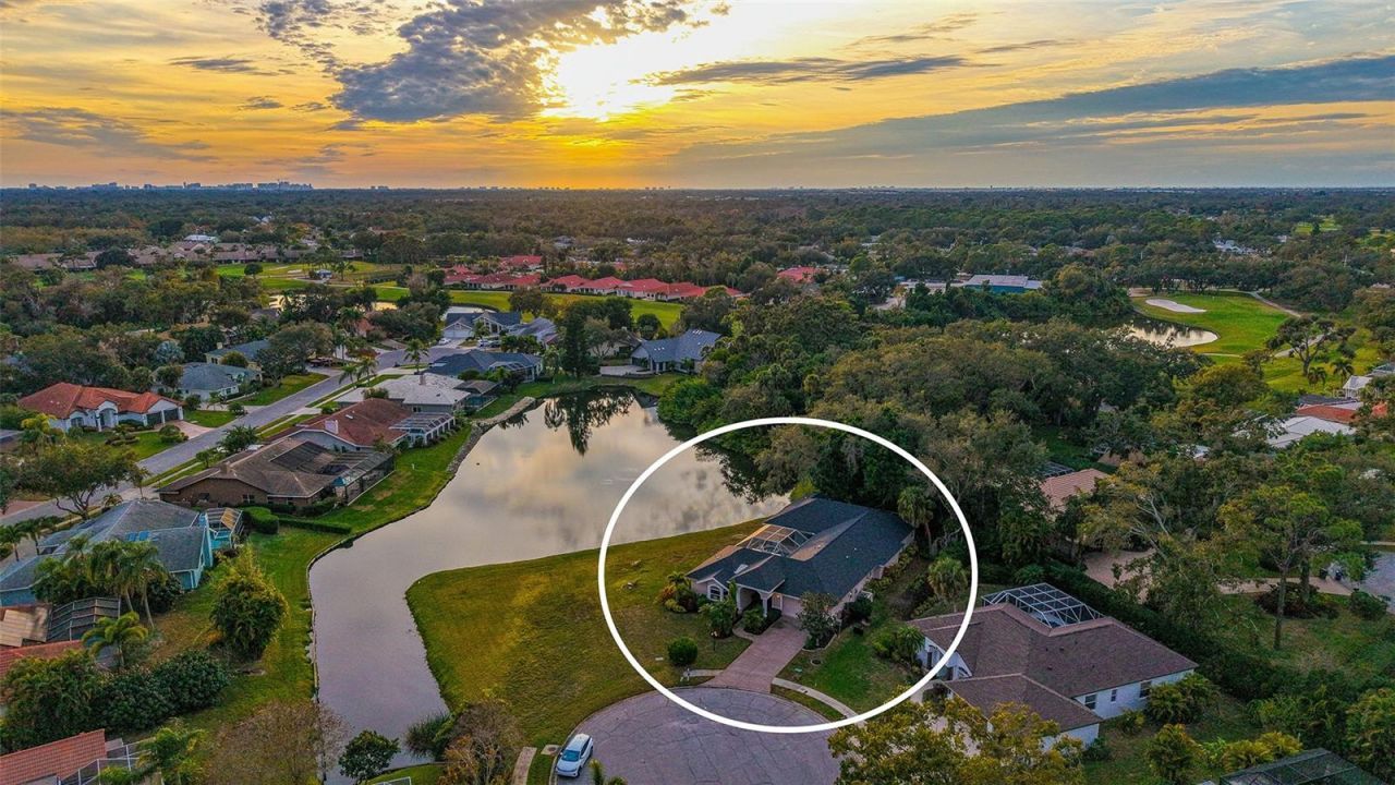8117 Misty Oaks Boulevard, Sarasota, FL 34243 Photo